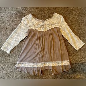 Umgee Open Back Cute Blouse size S